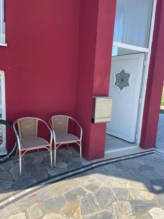 Apartament Mit Schlafzimmer ラール エクステリア 写真